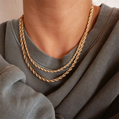 Olivia necklace in twisted style | 18K gold