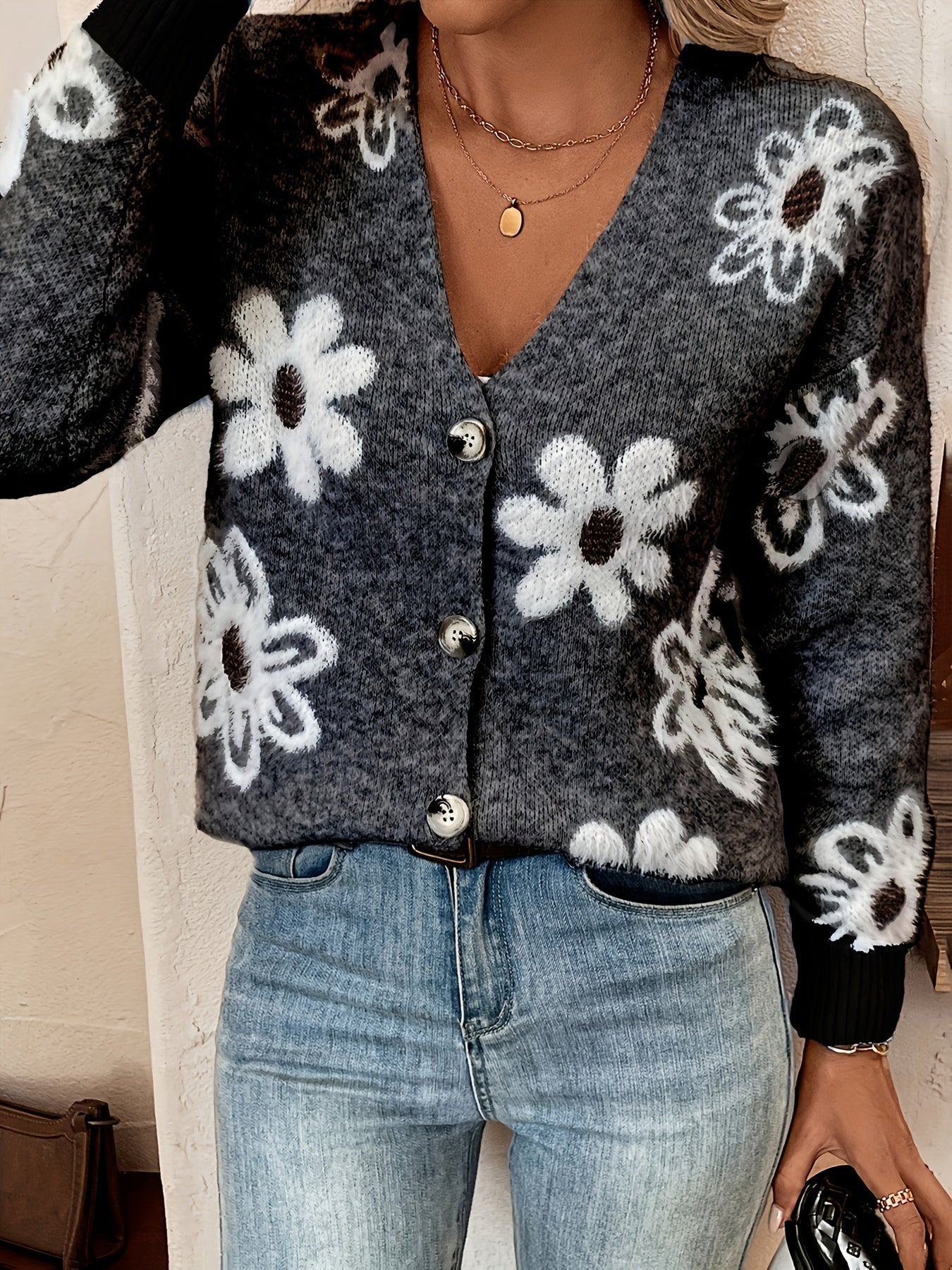 Daisy | Strikket Cardigan med Blomstermønster
