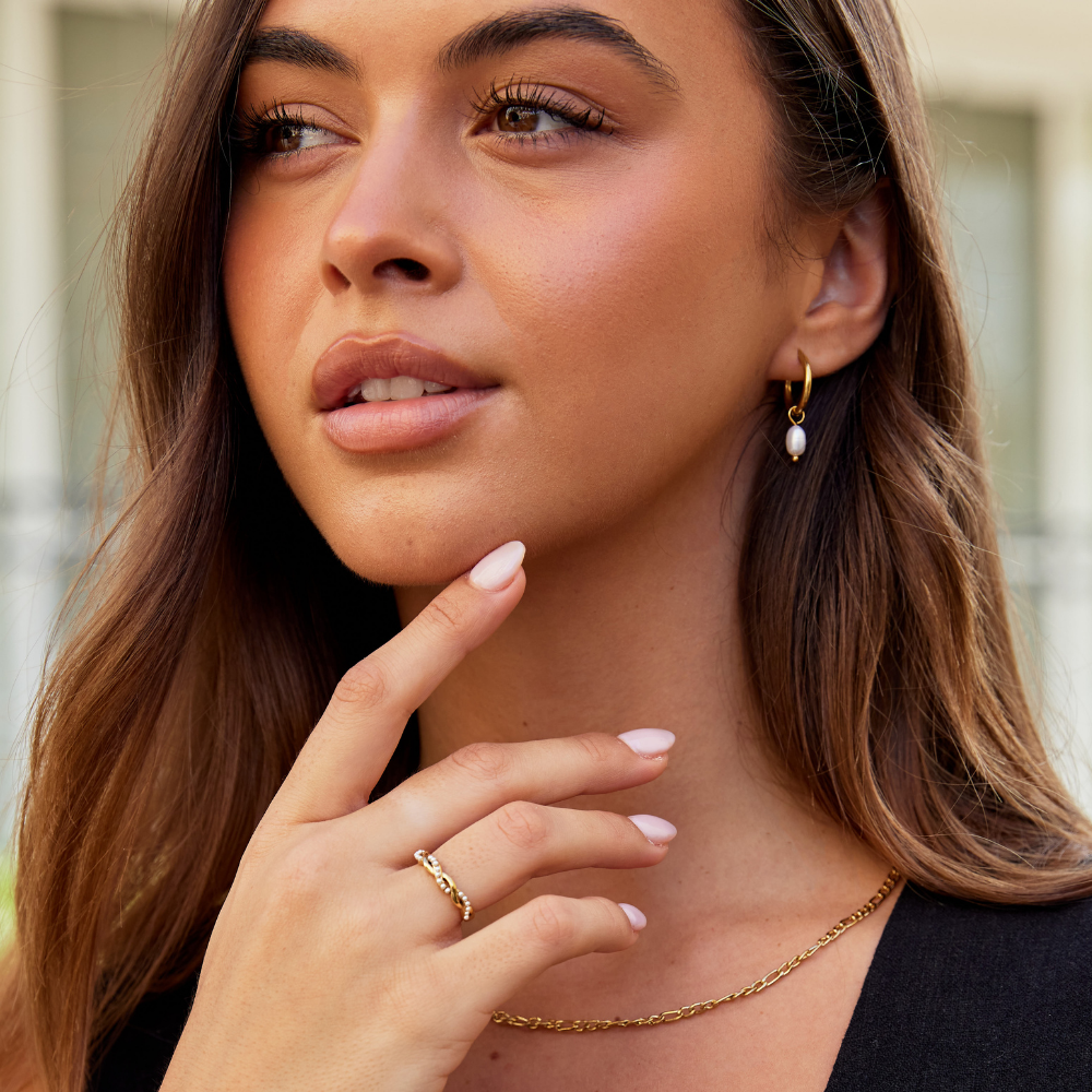 Bella earrings with freshwater pearls | Gold 18k