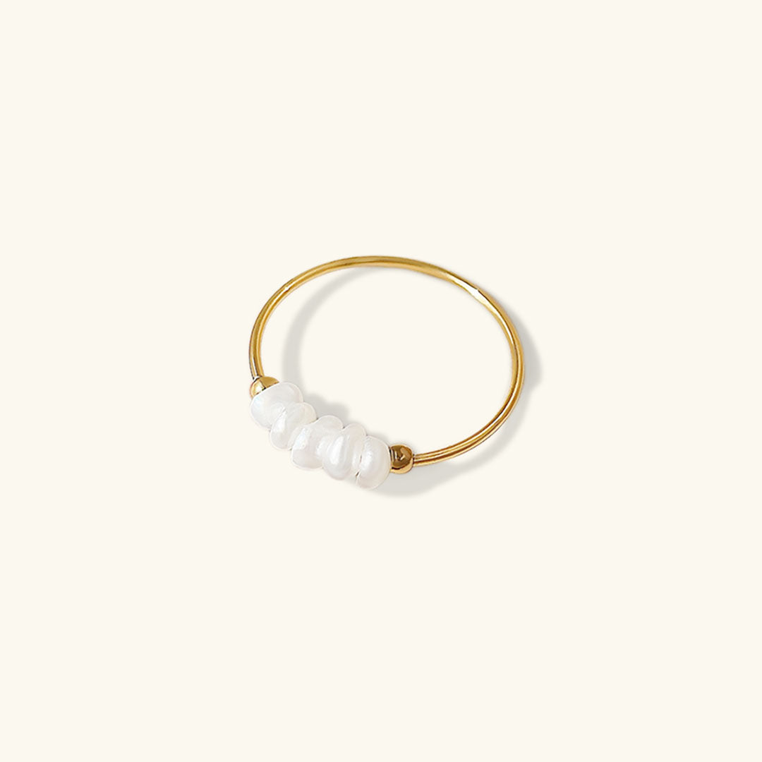 magnolia ring med ferskvandsperler | 18k guld