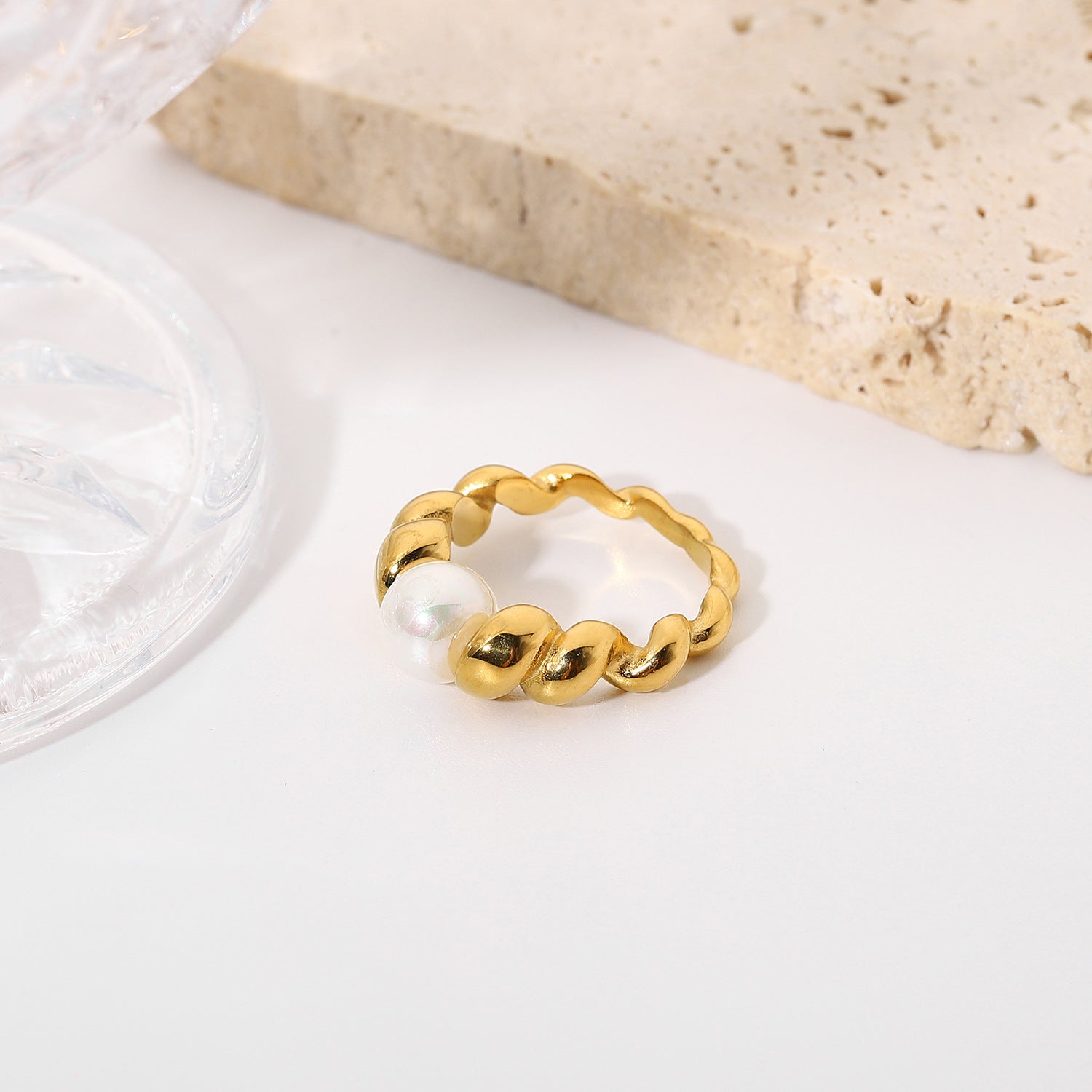 Scarlett ring med ferskvandsperler | 18k guld