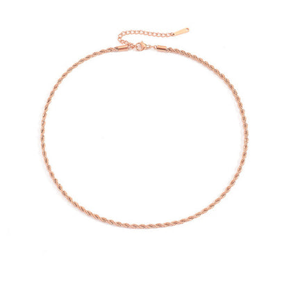 Olivia necklace in twisted style | 18K gold