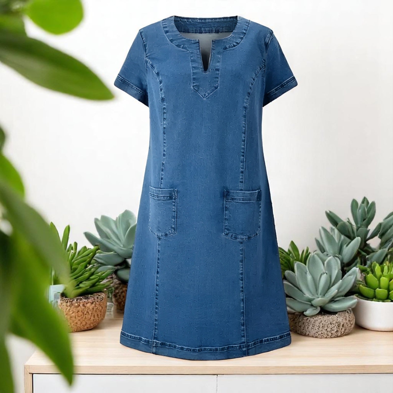 Julia | Blød Denim Kjole med Forlommer