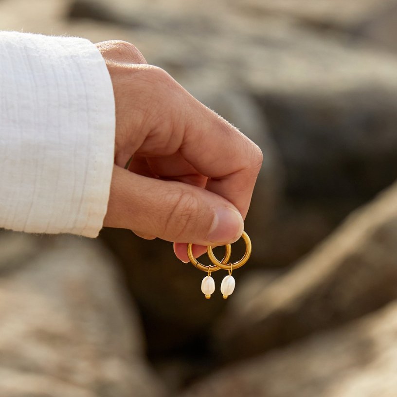 Bella earrings with freshwater pearls | Gold 18k