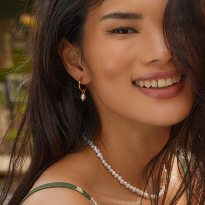 Bella earrings with freshwater pearls | Gold 18k
