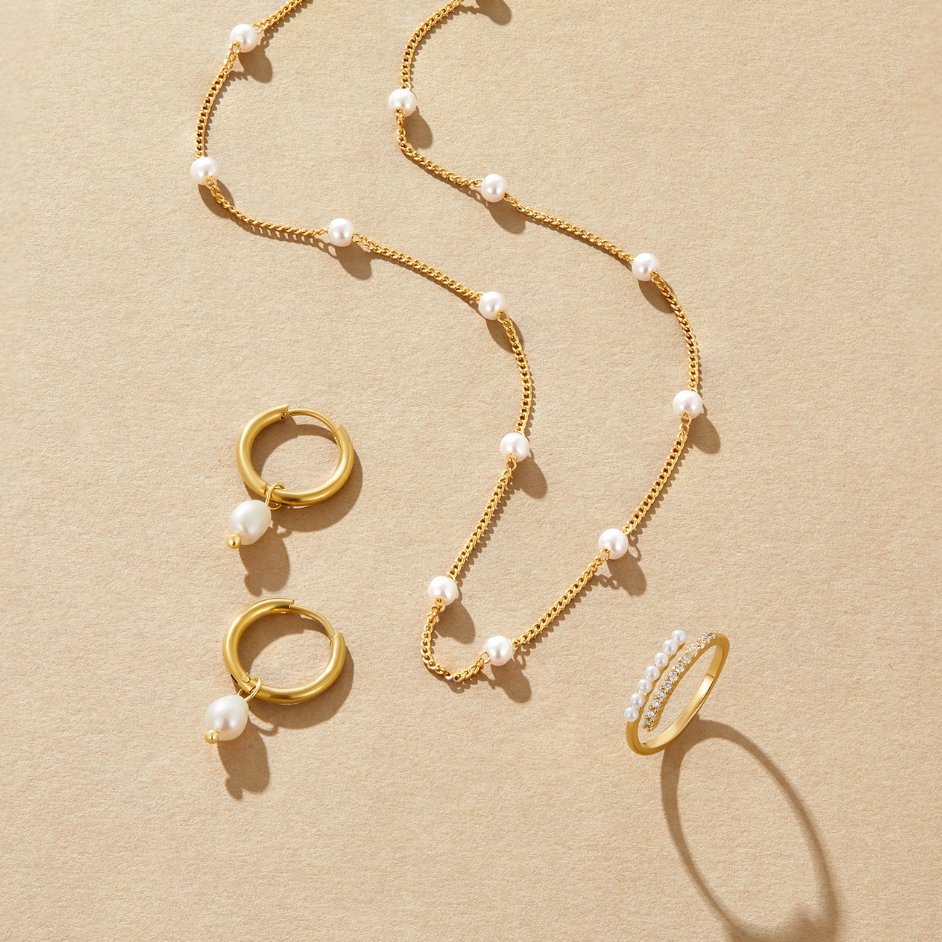 Bella earrings with freshwater pearls | Gold 18k